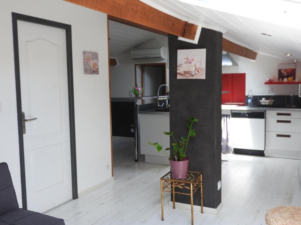 Appartement mansardé et climatisé 50 m2 Pompignan  Exterior foto