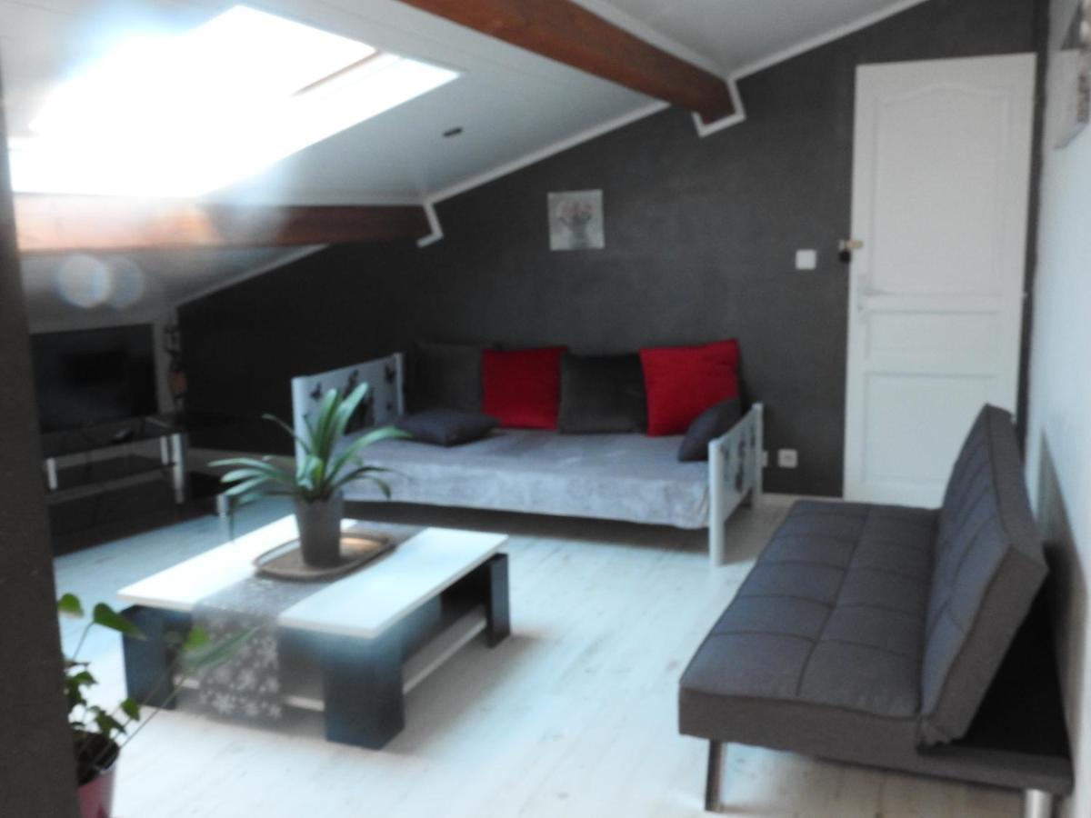 Appartement mansardé et climatisé 50 m2 Pompignan  Exterior foto