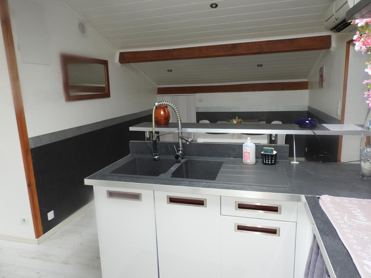 Appartement mansardé et climatisé 50 m2 Pompignan  Exterior foto