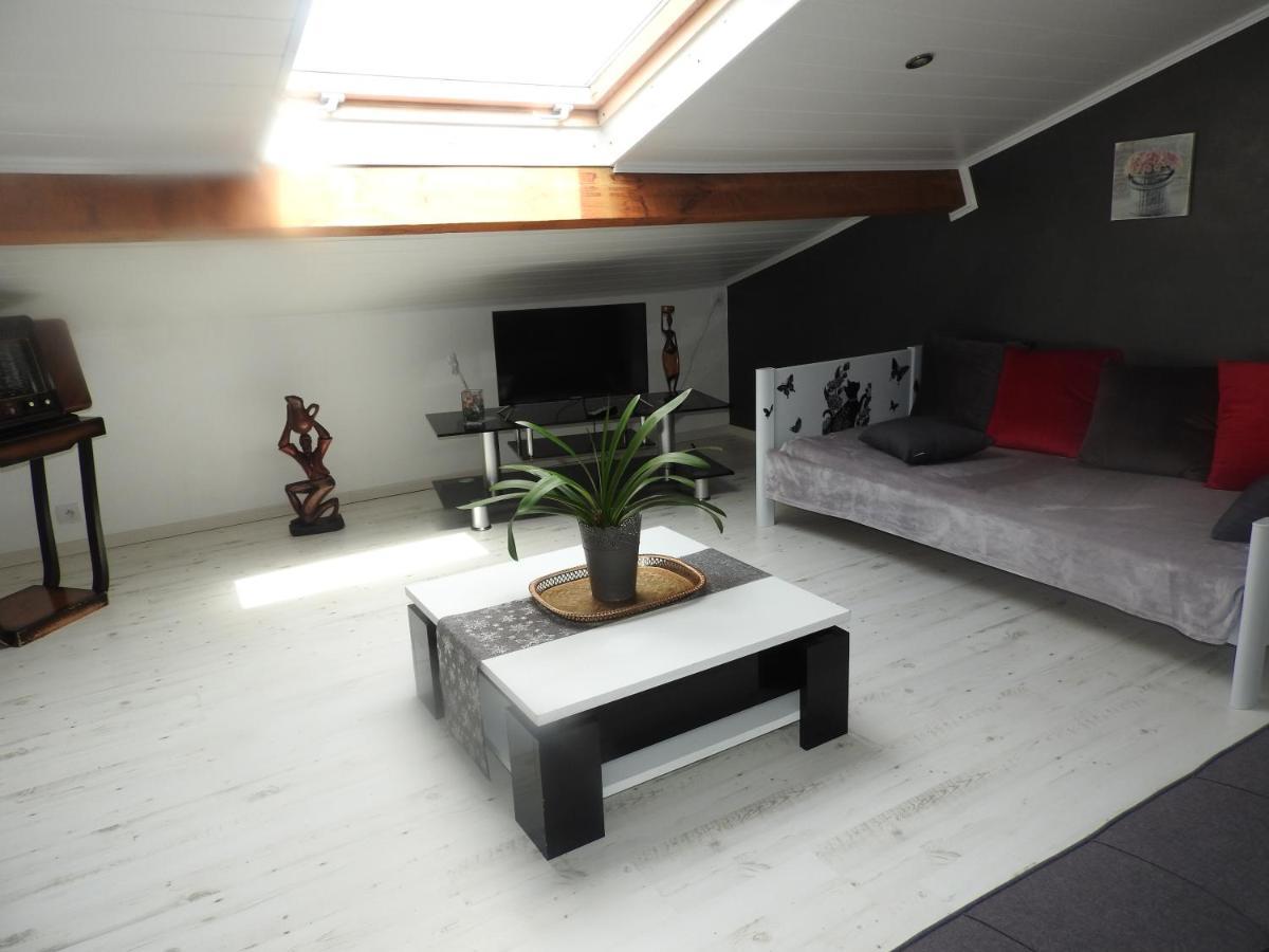 Appartement mansardé et climatisé 50 m2 Pompignan  Exterior foto
