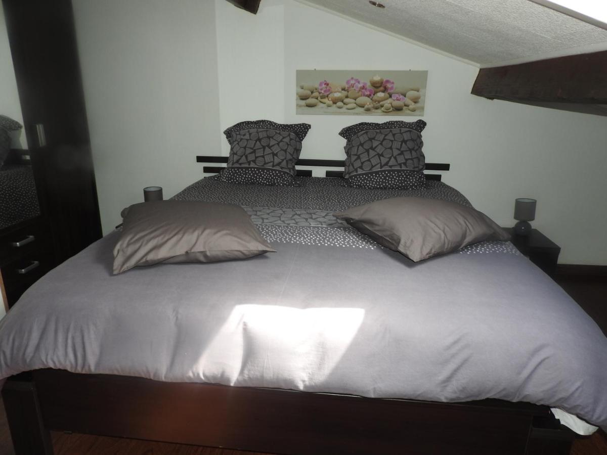 Appartement mansardé et climatisé 50 m2 Pompignan  Exterior foto