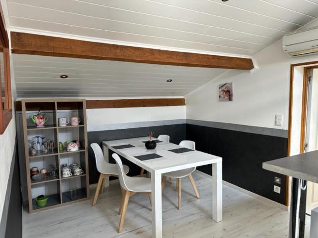 Appartement mansardé et climatisé 50 m2 Pompignan  Exterior foto