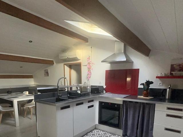 Appartement mansardé et climatisé 50 m2 Pompignan  Exterior foto