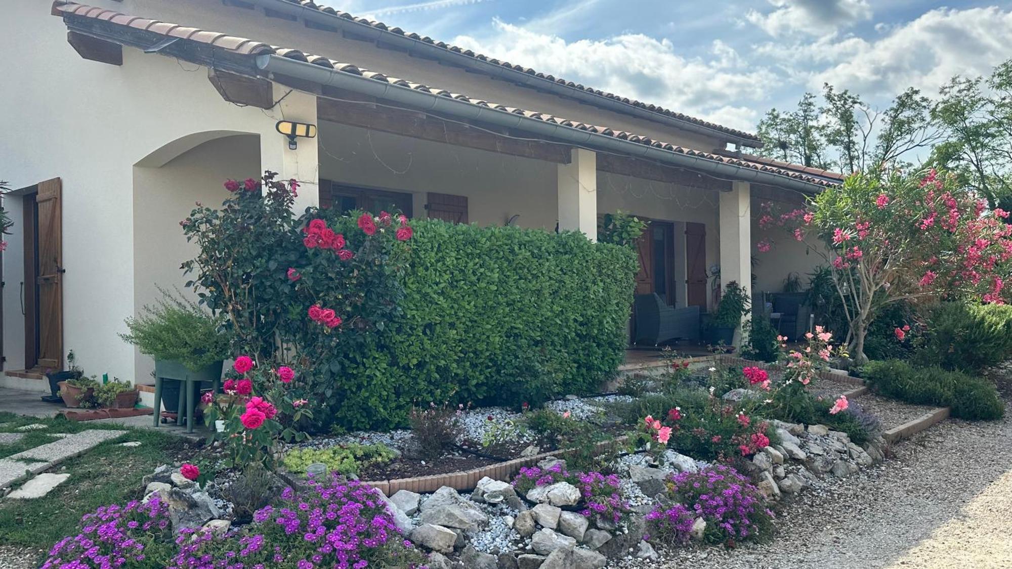 Appartement mansardé et climatisé 50 m2 Pompignan  Exterior foto